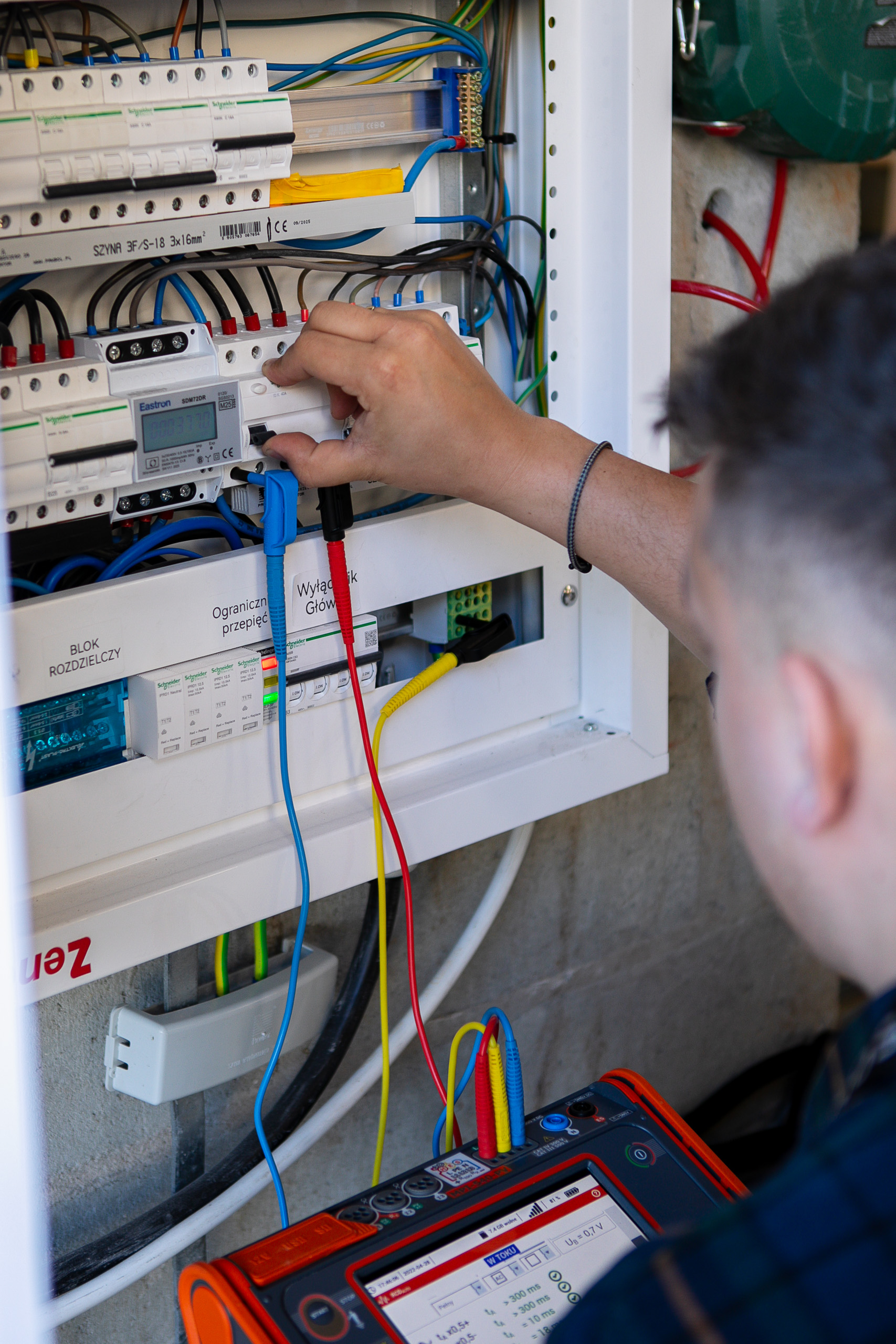 Elektryk Lubartów — naprawa awarii elektrycznej 24h